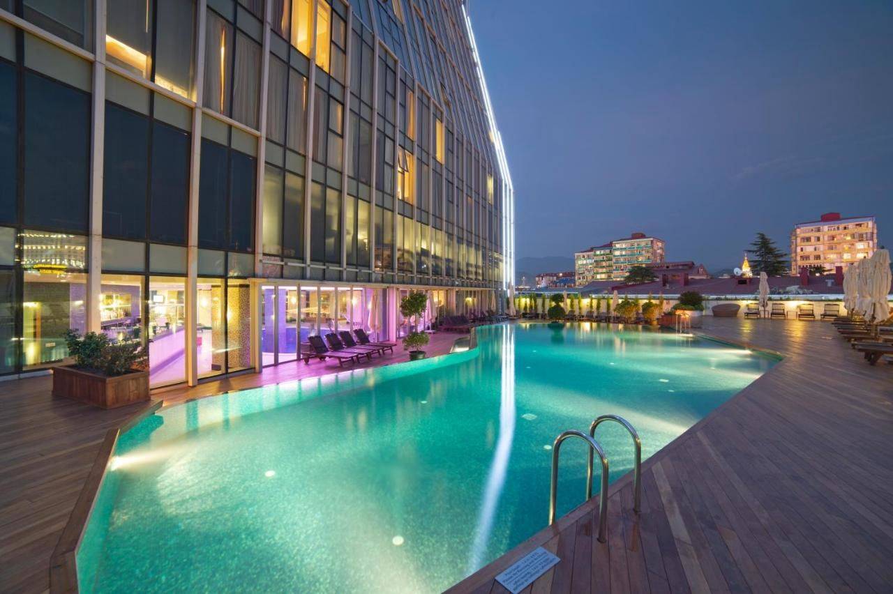 Batumi view luxury 4. Отель Рэдиссон Батуми. Рэдиссон Блю Батуми. Гостиница Рэдиссон в Батуми. Radisson Blu Hotel Batumi 5.